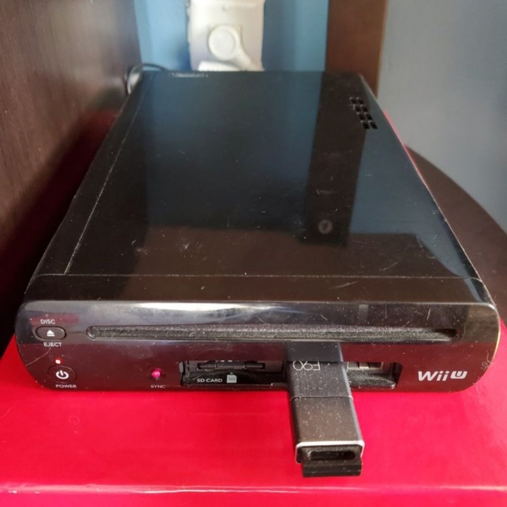Nintento Wii U Black Unlocked Homebrew - Picture 2 of 6